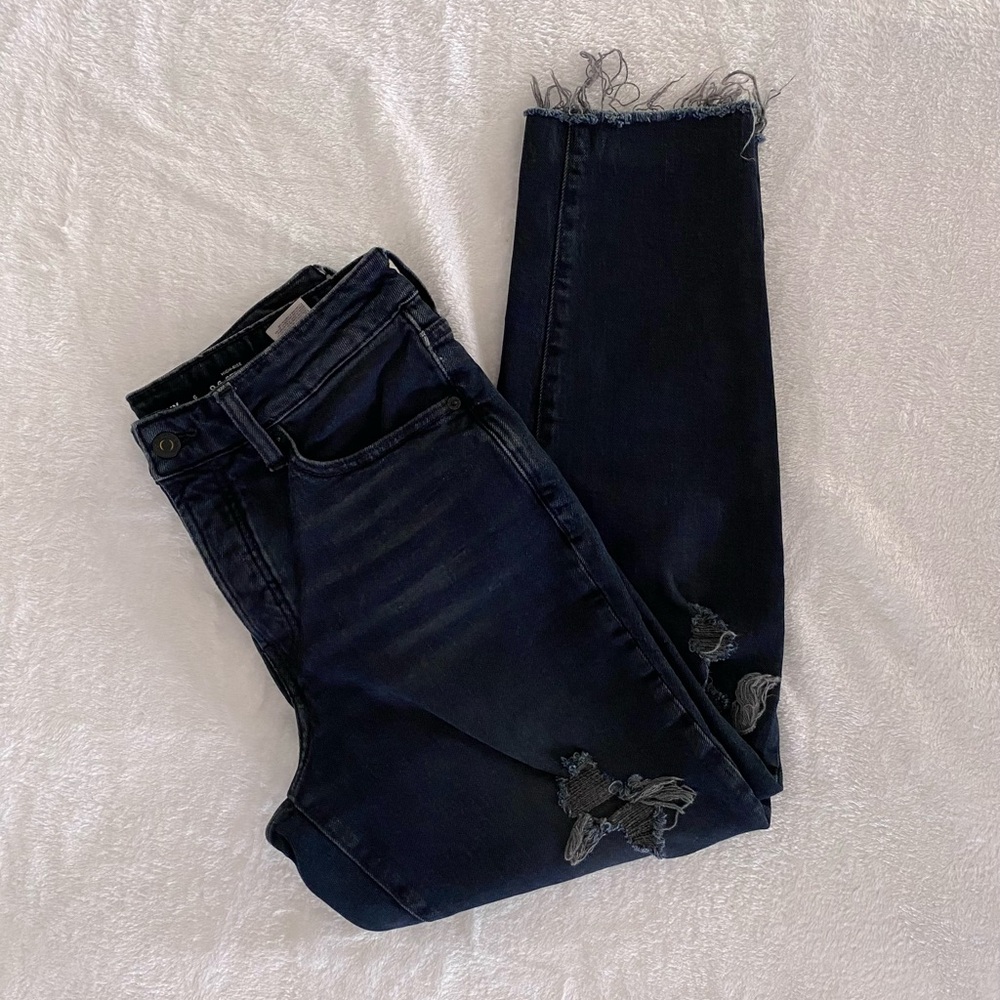 Old Navy High Rise OG Straight Jeans in Black Wash with Distressed Details